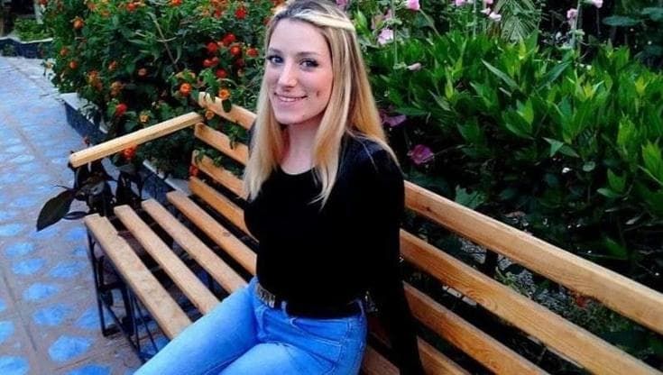 L’angoscia di Nessy Guerra, condannata per adulterio in Egitto: “Meloni e papa Leone, aiutatemi”