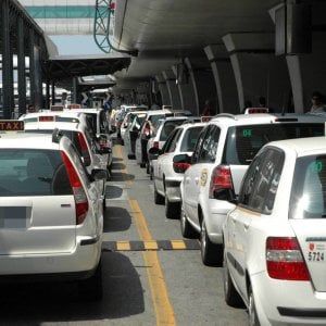 Taxi-Uber, continua il braccio di ferro. Il Mit studia nuove regole, convocati i sindacati