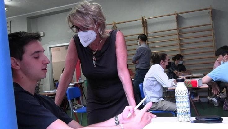 Maturità 2022, via l'obbligo di mascherina. La reazione dei professori tra prudenza e voglia di normalità