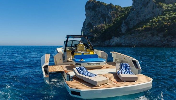 Via al Cannes Yachting Festival: c'è Evo R4 XT Walkaround, la barca che si allunga
