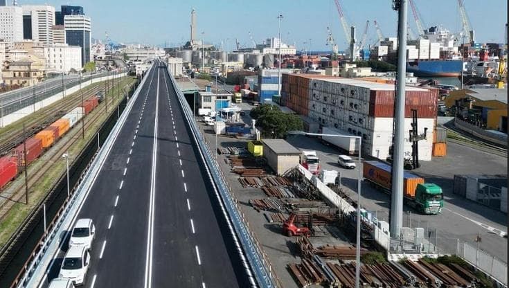 Occupazione abusiva di aree portuali, il console dei camalli Benvenuti a processo con altri tre