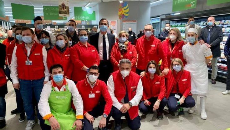 Il supermercato a rischio chiusura riparte con un nuovo marchio grazie alla mobilitazione del quartiere Barona: salvi i posti di lavoro e la spesa di vicinato