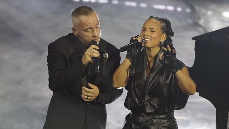 Ascolti Sanremo, terza serata: un milione in meno di spettatori rispetto al 2025, migliora lo share