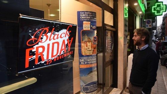 Black friday a Bari, quest'anno niente multe ai negozianti. E anche le farmacie offriranno sconti