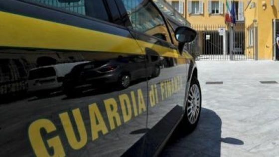 Buoni spesa per l'emergenza Covid in mano a finti poveri, 126 persone denunciate