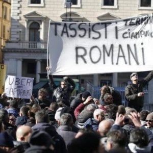 Registro per le app e limiti agli Ncc, rispunta dopo mesi il decreto sul trasporto locale
