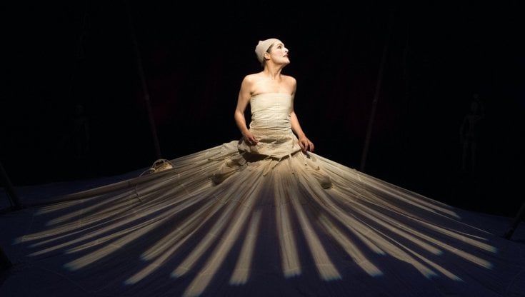 Caronia diventa "Giulietta", sognatrice felliniana al teatro Biondo