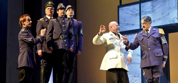 "Il Grande Dittatore" di Chaplin per la prima volta a teatro con Massimo Venturiello