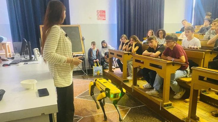Sicurezza, il cane robot dentro alle stive delle navi nel porto di Genova