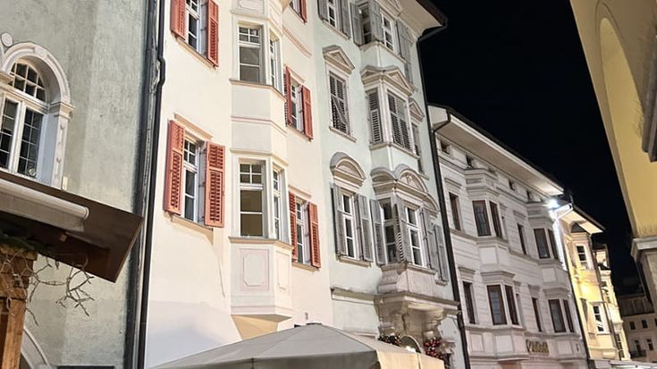 Bolzano, la città "a metà strada" dove la tradizione mitteleuropea vive di felici contaminazioni