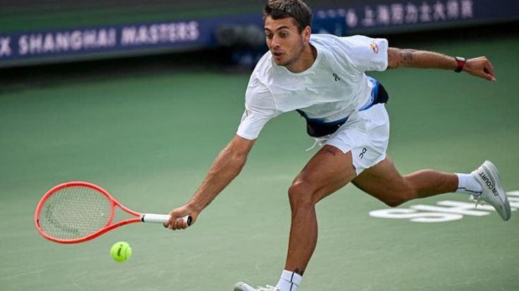 Venerdì nero per Cobolli, Berrettini e Musetti: fuori al 2° turno a Shanghai. Out anche Djokovic