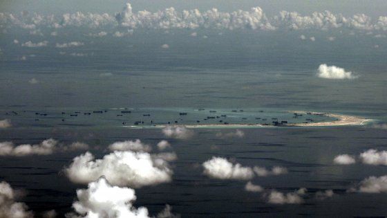 Sfida Usa: una nave da guerra nelle Spratly rivendicate da Pechino. Ira cinese