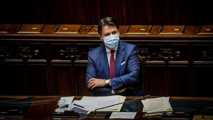 Crisi di governo, Conte al rush finale con il voto di fiducia. Caccia ai voti: i numeri alla Camera e al Senato