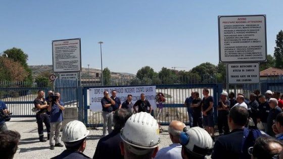 Potenza: gli operai Sider ricordano Giuseppe Santoro, travolto da un treno nove anni fa