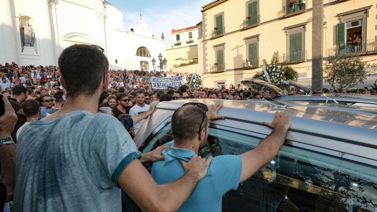 Ai funerali di Stato si può dire di no