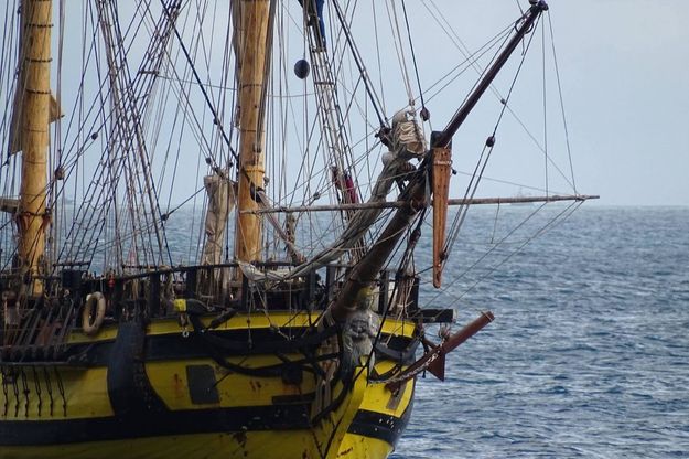 Approda a Ischia il veliero dei pirati