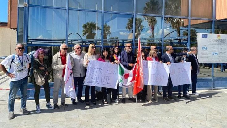 Macchinari vecchi e guasti, l’odissea dei malati oncologici