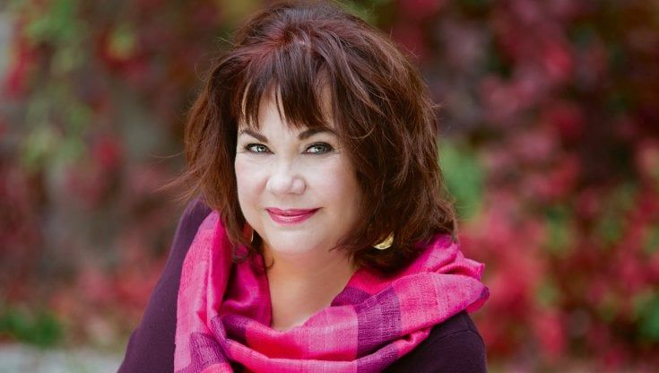 Berlino, tre sorelle e il dopoguerra: tutti pazzi per le serie storiche. Parla la scrittrice Brigitte Riebe 