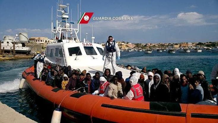 Tik- Tok e 3 mila euro a persona: così la gang dei tunisini gestiva le traversate dei migranti