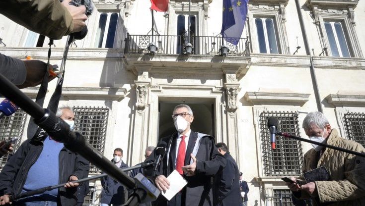 Lavoro, incontro governo-sindacati: "Rifinanziata l'indennità per la quarantena, in arrivo proroga cig Covid"