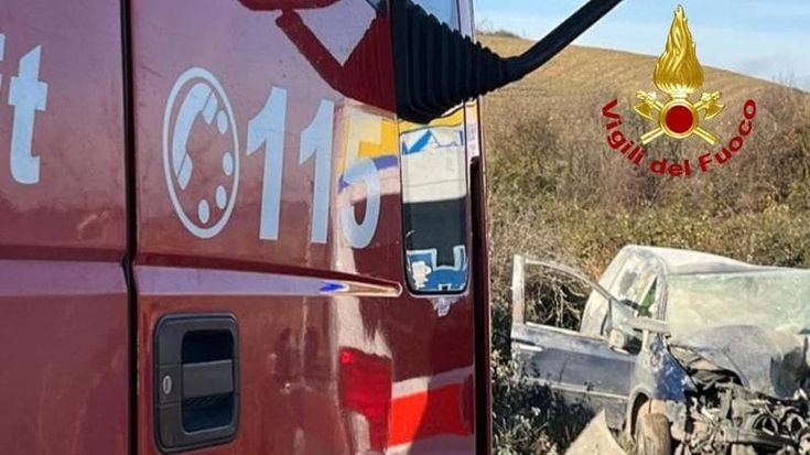 Scontro frontale a Lajatico, un uomo ha perso la vita e tre persone sono rimaste gravemente ferite