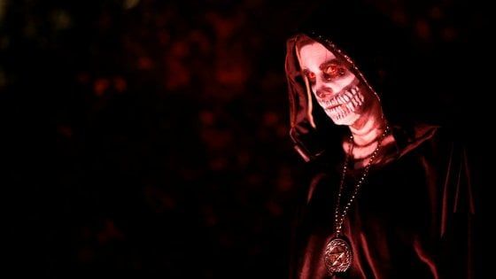 Bisceglie, i carabinieri interrompono la festa di Halloween: "Non ci sono le licenze"