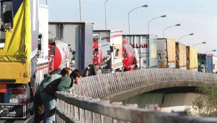 Autotrasportatori, sospeso il blocco dei porti siciliani