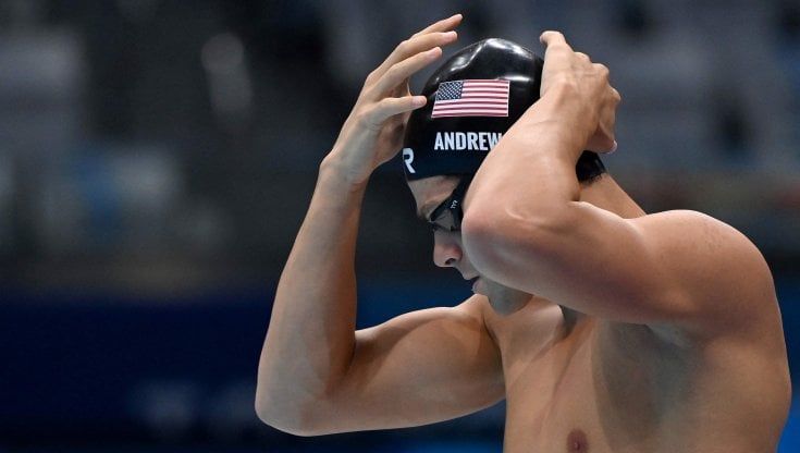 Il no vax agita il nuoto americano: unico atleta senza mascherina