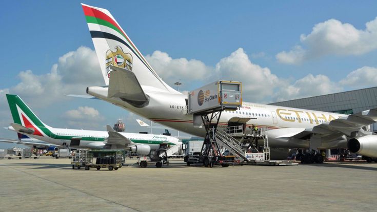 Etihad soffre la crisi Alitalia: arabi pronti a tagliare 3mila dipendenti