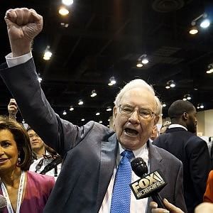 Buffett, shopping da 37,2 miliardi tra aerei ed energia 