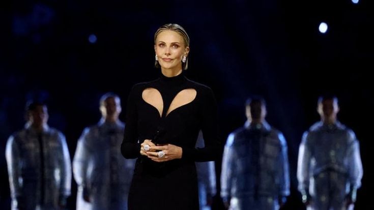 Charlize Theron a Chalamet: “Tra pochi anni l’IA farà il suo lavoro ma non quello di un ballerino”