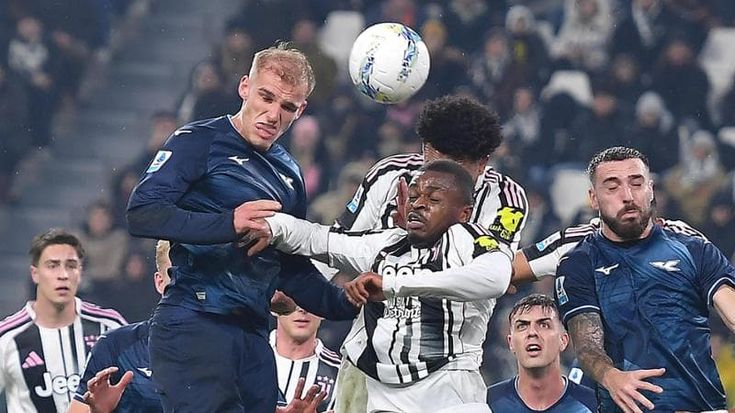 Lazio, impresa sfiorata: Pedro e Isaksen in gol, ma poi la Juve rimonta