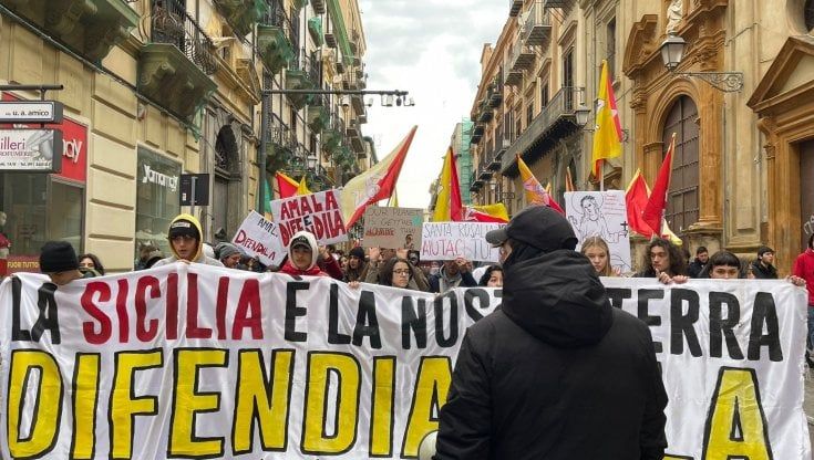 Sciopero per il clima, in corteo studenti e disoccupati