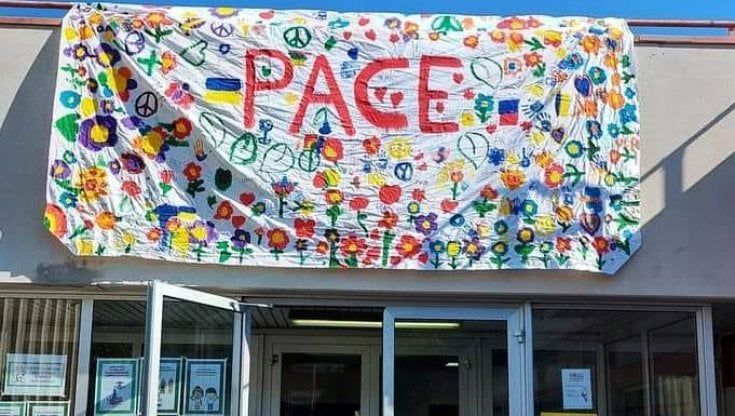 Il racconto degli insegnanti che hanno accolto in classe i bambini ucraini: "Non parliamo di guerra, ma di pace”