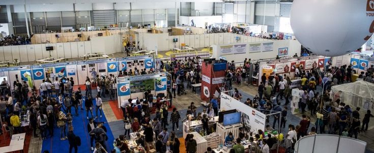 Maker Faire, premiato il guanto che "fa parlare" le mani