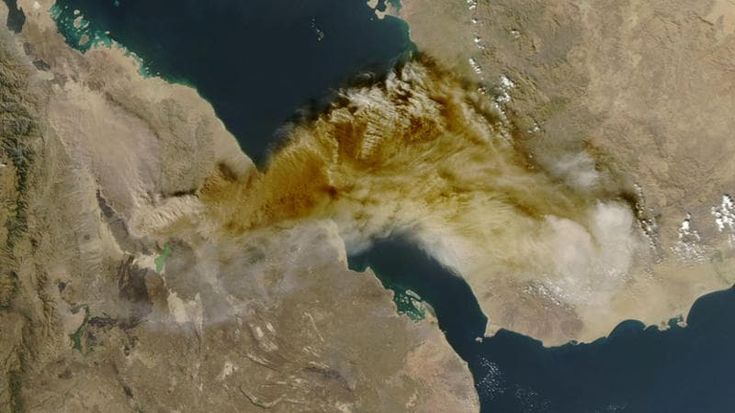 Il vulcano etiope Hayli Gubbi si risveglia dopo 12mila anni. “In Italia tanti attivi ma monitorati”