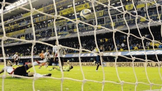 Quel calcio sporco, ambiguo y final dove il tifo del Boca diventa leggenda