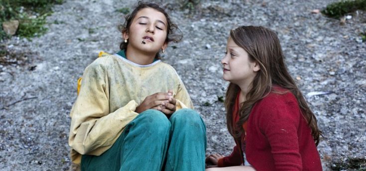 Cannes e "Le meraviglie", la vita fuori dal mondo della ragazzina che sussurra alle api