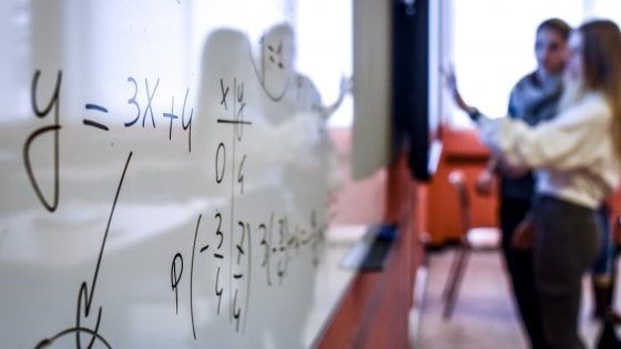 Milano, allarme scuola: mancano insegnanti di matematica