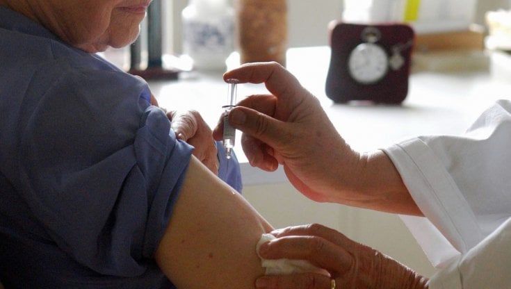 Corsa al vaccino, ma quanto rischiano i volontari che si sottopongono ai test?
