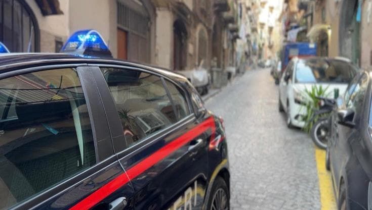 Napoli, blitz nel Cavone con cento uomini e un elicottero: 12 arresti, colpo al clan Lepre