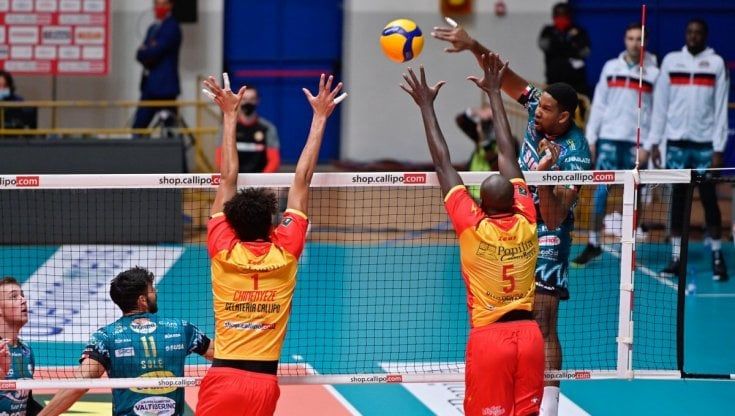 Volley, Superlega: Perugia resta in vetta, Milano si rialza
