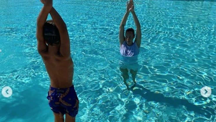 Federica Pellegrini insegnante di nuoto per un giorno: "Chissà che non sia questa la mia strada"