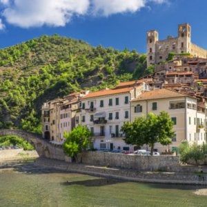 Imprenditore tedesco regala due milioni per scuola di Dolceacqua, paese dell'imperiese 