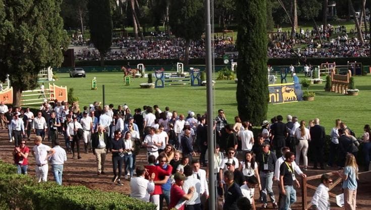 Piazza di Siena, l'Italia è seconda e sfiora l'impresa. i volti e le emozioni del pubblico