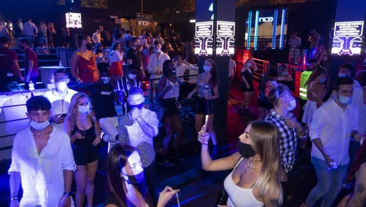 Discoteche, ripartenza sprint ma sei su dieci restano chiuse