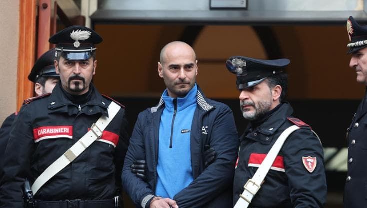 Benzina davanti ai locali di Sferracavallo, ma i mafiosi perdono un pizzino. L’ombra di Lo Piccolo