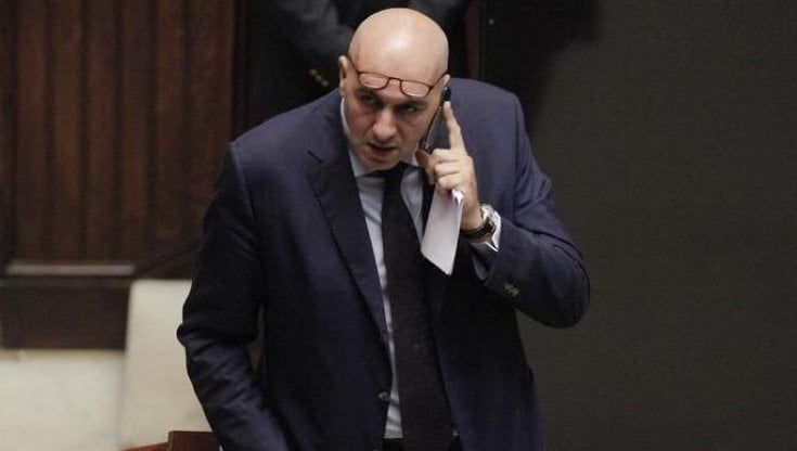 Telefoni spiati, il tweet di Crosetto coordinatore Fdi: "Oggi il mio smartphone va per conto suo, questi trojan sono scappati di mano"