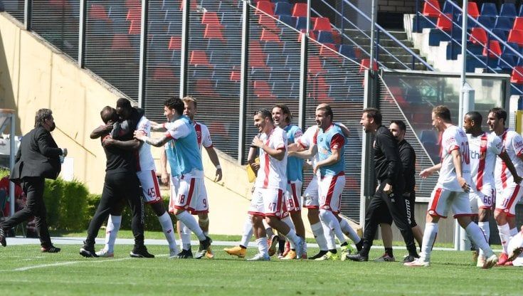 Serie B, Salernitana a un passo dalla A. Ma il Monza non molla