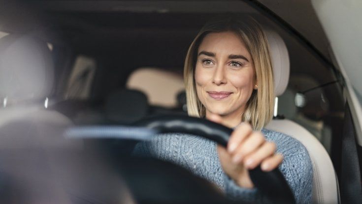 Le auto ibride mettono tutti d’accordo: 7 italiani su 10 ne valutano l’acquisto